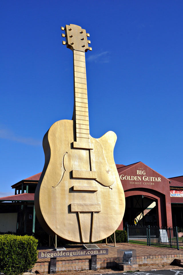 Big-golden-guitar.jpg